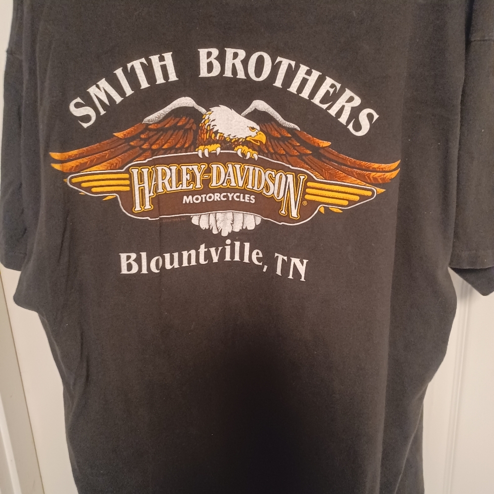 Vintage Harley-Davidson Black and Gold Graphic Tee